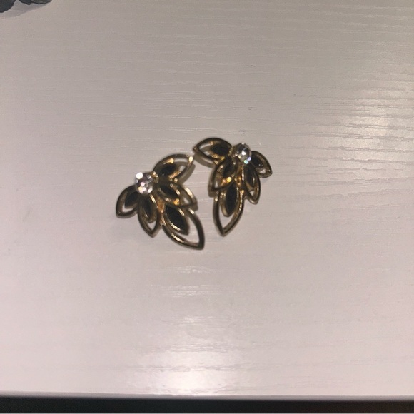 Gold Leaf Earrings - Picture 1 of 3